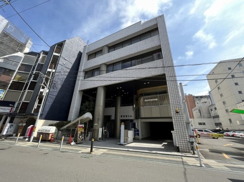 豊栄堂ビル 地下1階
