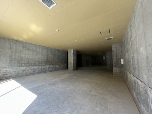 CINZA荒町 1階