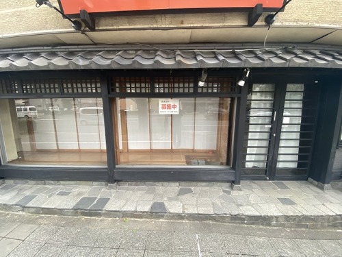 上杉第一ビル 1階